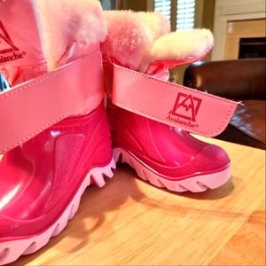 Snow boots GIRLS Brand New Tag On Size 8